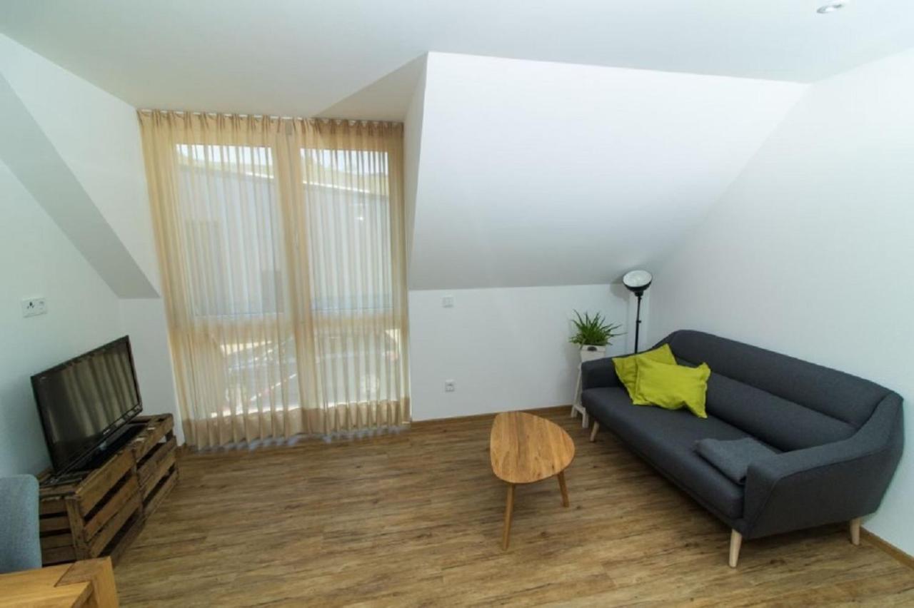 Ferienweingut Ulrike Thul Appartement Leiwen Buitenkant foto